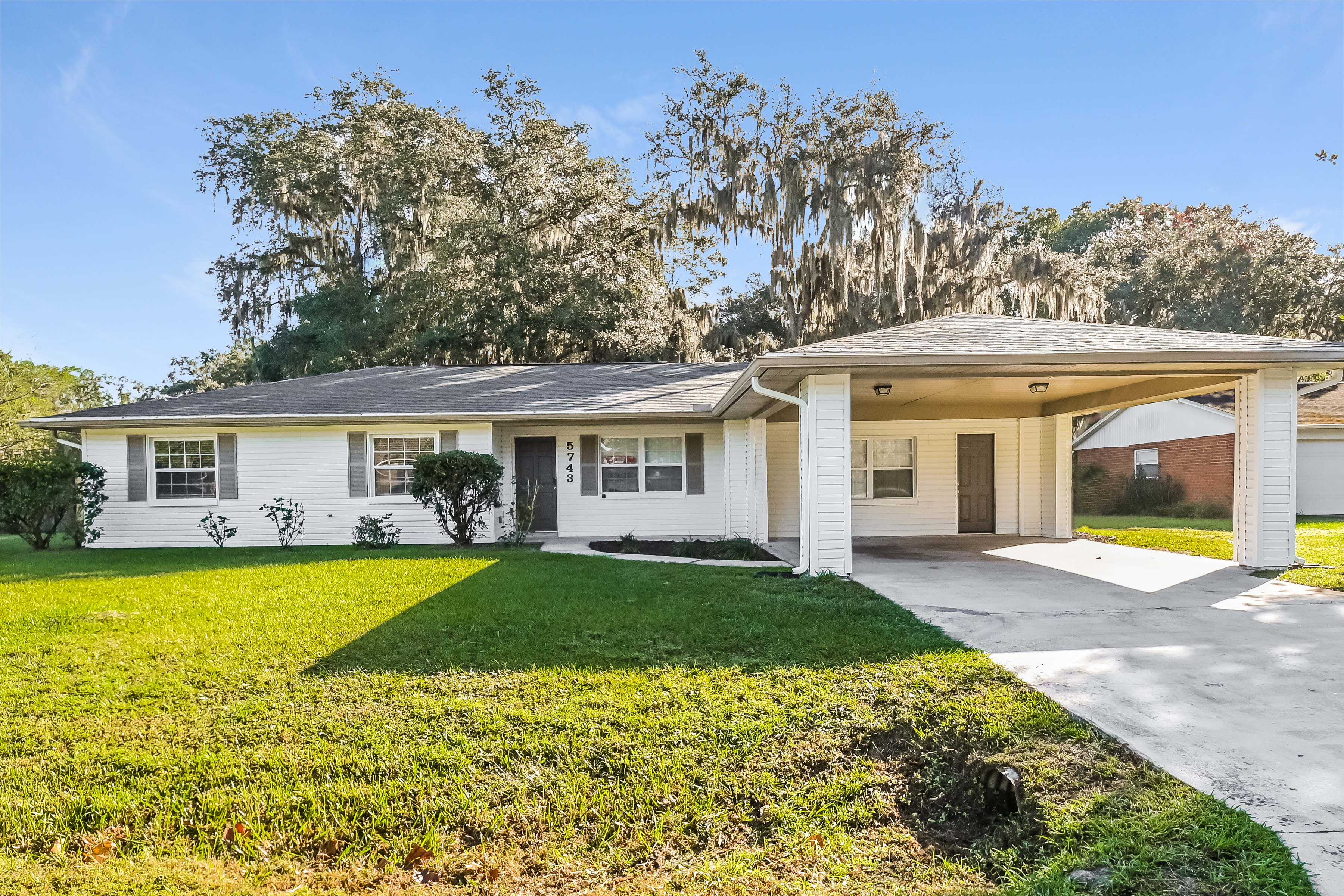 5743 BROOK LOOP LAKELAND, FL 33811